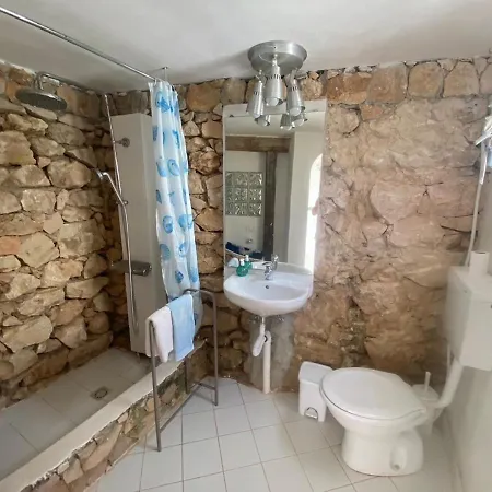 Pedra לינה וארוחת בוקר למפדוזה